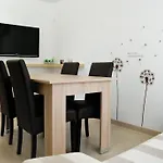 Luti Apartment *