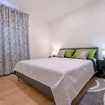 Apartment Luti Pula