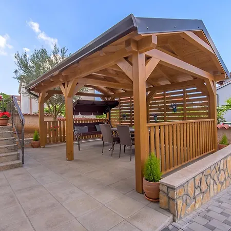 Luti Апартаменты